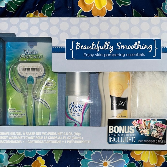 OLAY Bath & Body Set - Beautifully Smoothing Skin Pampering Essentials - Picture 2 of 6